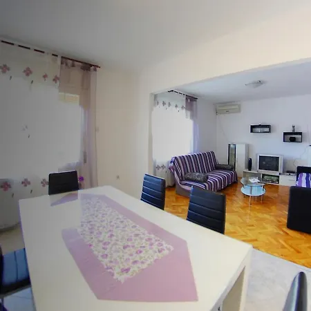 Apartment Meditteraneo Pula